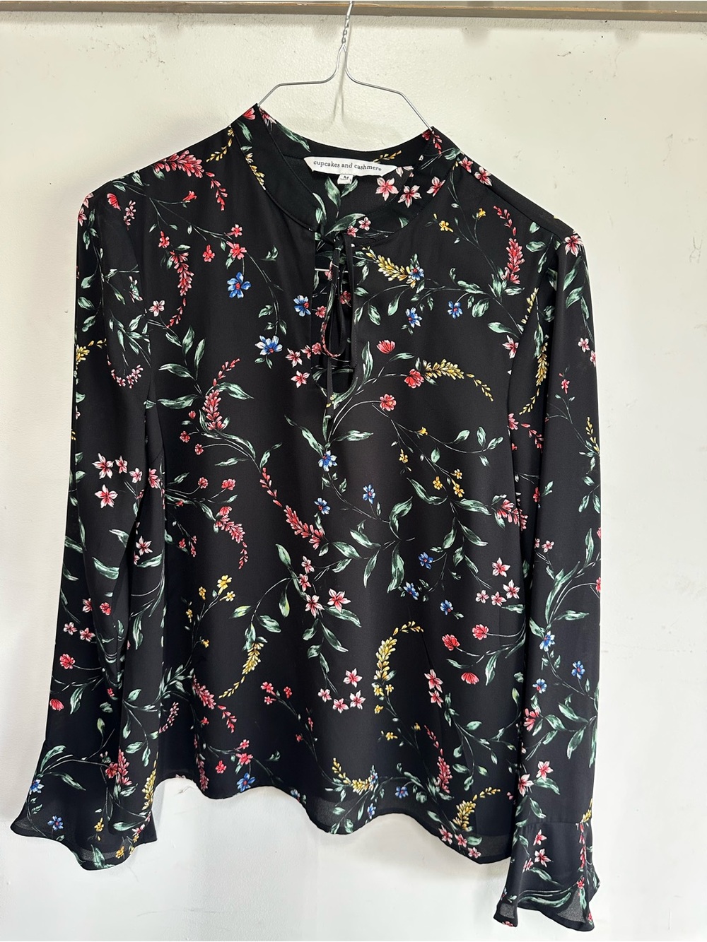 cupcakes & cashmere Black Floral Tie-Neck Blouse with Multicolor Blossoms